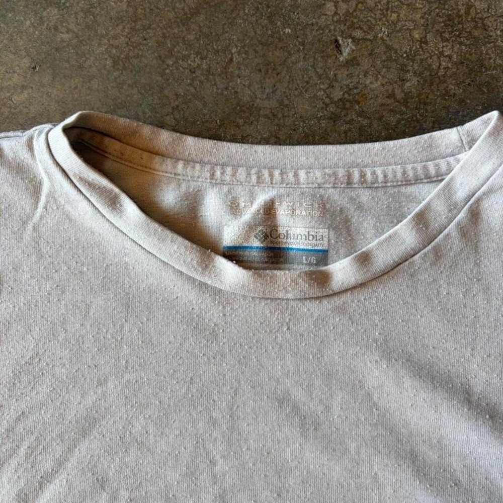 2000s‎ columbia hiking stitched tee - Picture 3 of 4